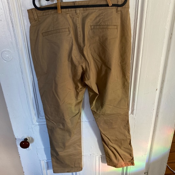 NWT GAP KHAKIS - Picture 2 of 3